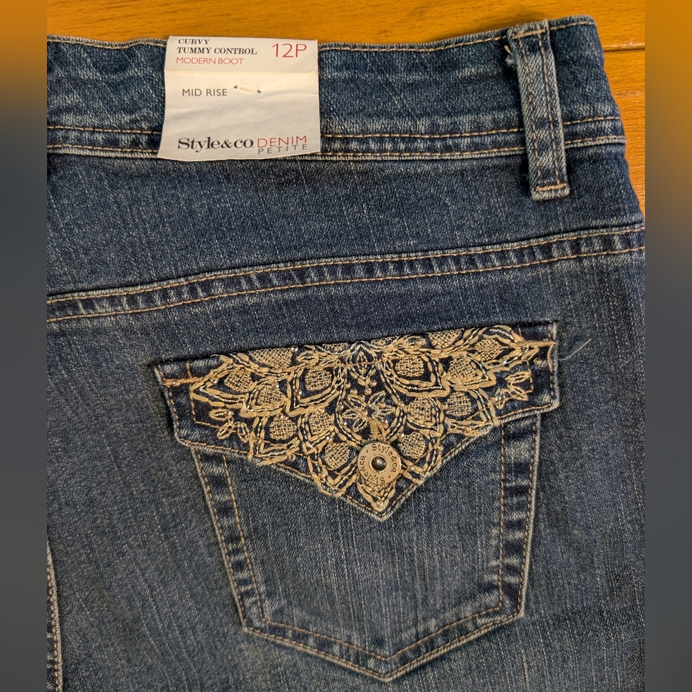 Style & Co Modern Boot Cut Jeans Size 12P Gorgeous Bling Pockets - Picture 11 of 11